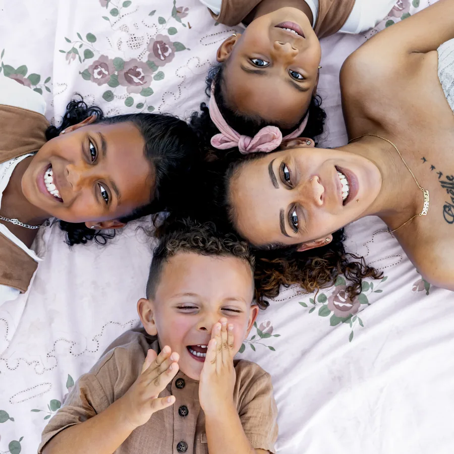 Maternité — famille réunie
